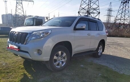 Toyota Land Cruiser Prado 150 рестайлинг 2, 2015 год, 3 700 000 рублей, 6 фотография
