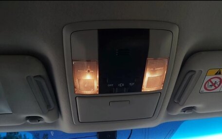 Toyota Land Cruiser Prado 150 рестайлинг 2, 2015 год, 3 700 000 рублей, 15 фотография