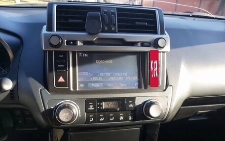 Toyota Land Cruiser Prado 150 рестайлинг 2, 2015 год, 3 700 000 рублей, 12 фотография