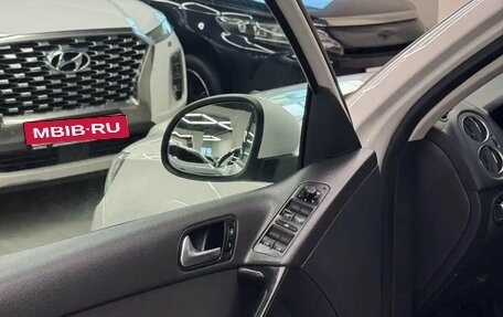 Volkswagen Tiguan I, 2011 год, 817 000 рублей, 13 фотография