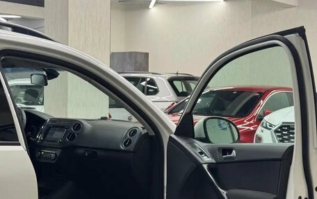 Volkswagen Tiguan I, 2011 год, 817 000 рублей, 17 фотография