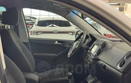 Volkswagen Tiguan I, 2011 год, 817 000 рублей, 22 фотография