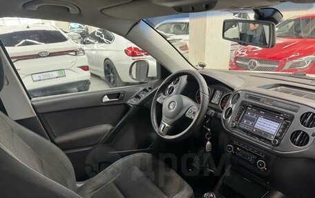 Volkswagen Tiguan I, 2011 год, 817 000 рублей, 23 фотография