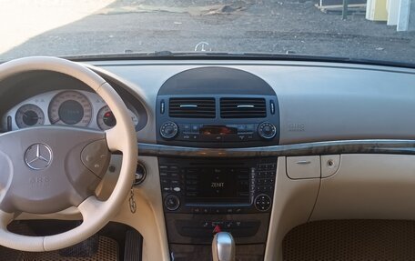 Mercedes-Benz E-Класс, 2004 год, 655 000 рублей, 6 фотография