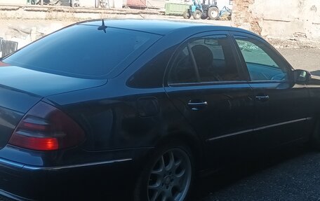 Mercedes-Benz E-Класс, 2004 год, 655 000 рублей, 5 фотография