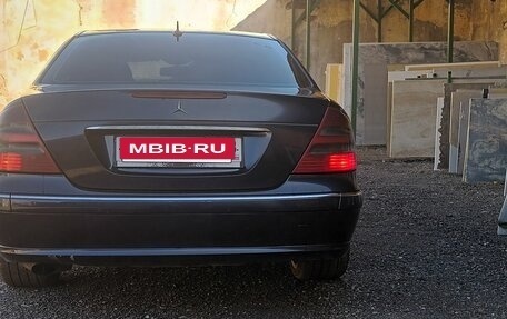 Mercedes-Benz E-Класс, 2004 год, 655 000 рублей, 9 фотография