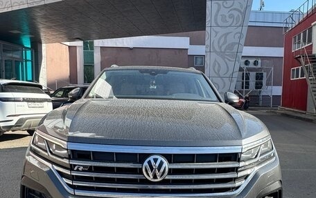 Volkswagen Touareg III, 2018 год, 5 600 000 рублей, 1 фотография