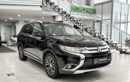 Mitsubishi Outlander III рестайлинг 3, 2017 год, 2 250 000 рублей, 6 фотография