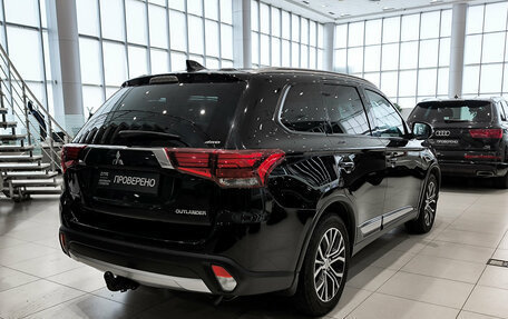 Mitsubishi Outlander III рестайлинг 3, 2017 год, 2 250 000 рублей, 9 фотография