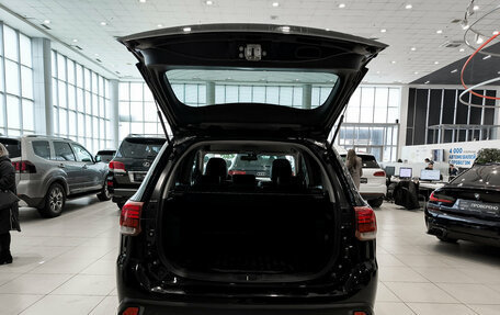 Mitsubishi Outlander III рестайлинг 3, 2017 год, 2 250 000 рублей, 14 фотография