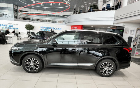 Mitsubishi Outlander III рестайлинг 3, 2017 год, 2 250 000 рублей, 12 фотография