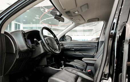 Mitsubishi Outlander III рестайлинг 3, 2017 год, 2 250 000 рублей, 20 фотография