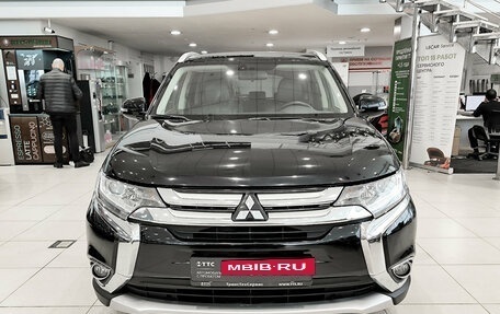 Mitsubishi Outlander III рестайлинг 3, 2017 год, 2 250 000 рублей, 4 фотография