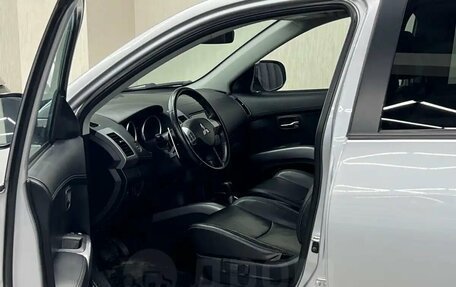 Mitsubishi Outlander III рестайлинг 3, 2011 год, 1 647 000 рублей, 9 фотография