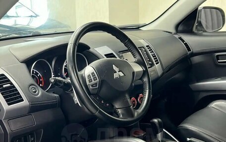 Mitsubishi Outlander III рестайлинг 3, 2011 год, 1 647 000 рублей, 11 фотография
