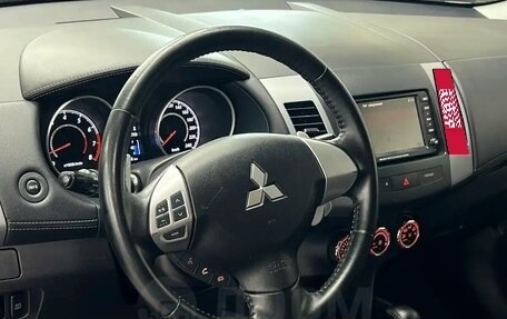 Mitsubishi Outlander III рестайлинг 3, 2011 год, 1 647 000 рублей, 10 фотография