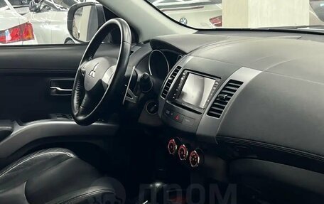 Mitsubishi Outlander III рестайлинг 3, 2011 год, 1 647 000 рублей, 20 фотография