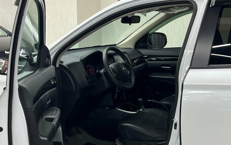 Mitsubishi Outlander III рестайлинг 3, 2022 год, 2 497 000 рублей, 9 фотография