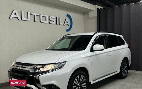 Mitsubishi Outlander III рестайлинг 3, 2022 год, 2 497 000 рублей, 3 фотография