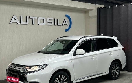 Mitsubishi Outlander III рестайлинг 3, 2022 год, 2 497 000 рублей, 2 фотография