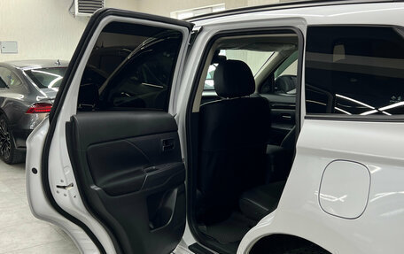 Mitsubishi Outlander III рестайлинг 3, 2022 год, 2 497 000 рублей, 16 фотография