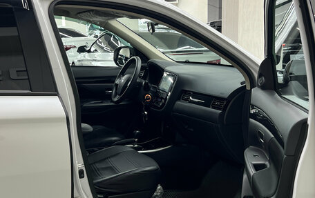 Mitsubishi Outlander III рестайлинг 3, 2022 год, 2 497 000 рублей, 21 фотография