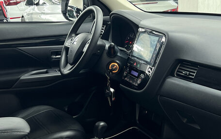 Mitsubishi Outlander III рестайлинг 3, 2022 год, 2 497 000 рублей, 22 фотография