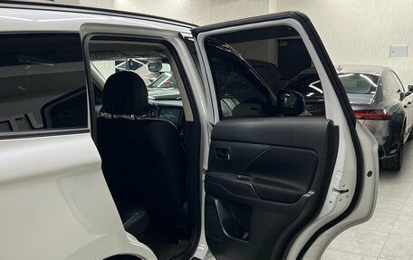 Mitsubishi Outlander III рестайлинг 3, 2022 год, 2 497 000 рублей, 18 фотография