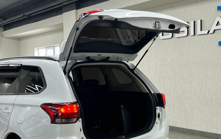 Mitsubishi Outlander III рестайлинг 3, 2022 год, 2 497 000 рублей, 27 фотография