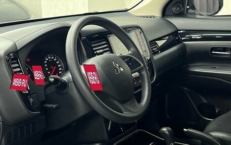 Mitsubishi Outlander III рестайлинг 3, 2022 год, 2 497 000 рублей, 11 фотография