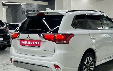 Mitsubishi Outlander III рестайлинг 3, 2022 год, 2 497 000 рублей, 24 фотография
