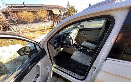 Volkswagen Tiguan II, 2017 год, 1 900 000 рублей, 8 фотография