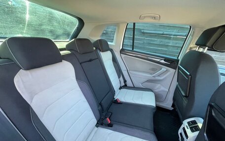 Volkswagen Tiguan II, 2017 год, 1 900 000 рублей, 23 фотография