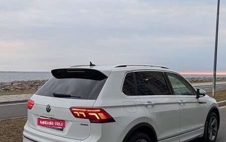 Volkswagen Tiguan II, 2021 год, 3 500 000 рублей, 2 фотография