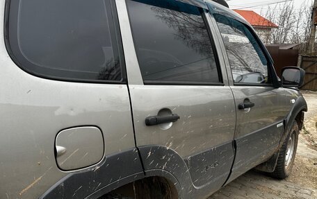 Chevrolet Niva I рестайлинг, 2012 год, 260 000 рублей, 3 фотография