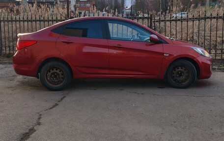 Hyundai Solaris II рестайлинг, 2011 год, 540 000 рублей, 2 фотография