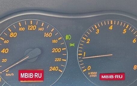 Toyota Avensis III рестайлинг, 2005 год, 800 000 рублей, 7 фотография