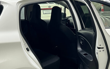 Toyota Vitz, 2019 год, 957 000 рублей, 16 фотография