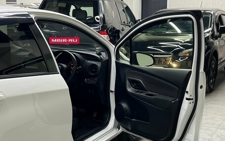 Toyota Vitz, 2019 год, 957 000 рублей, 8 фотография