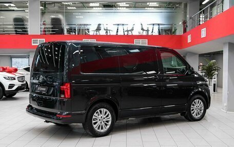 Volkswagen Multivan T6 рестайлинг, 2020 год, 4 690 000 рублей, 2 фотография