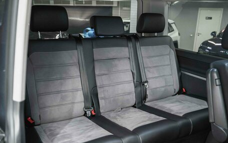 Volkswagen Multivan T6 рестайлинг, 2020 год, 4 690 000 рублей, 7 фотография