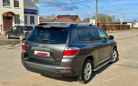 Toyota Highlander III, 2013 год, 1 800 000 рублей, 4 фотография