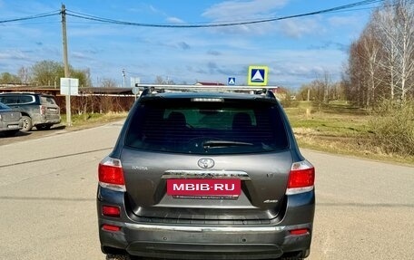 Toyota Highlander III, 2013 год, 1 800 000 рублей, 5 фотография