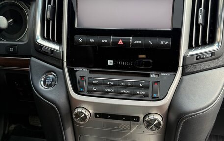 Toyota Land Cruiser 200, 2016 год, 5 619 000 рублей, 12 фотография