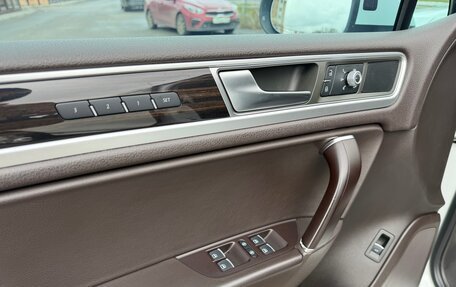 Volkswagen Touareg III, 2015 год, 2 550 000 рублей, 22 фотография