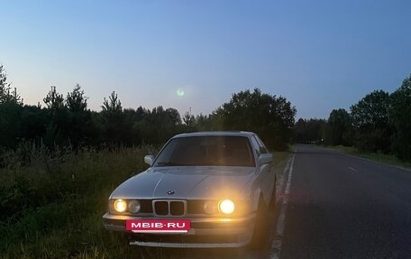 BMW 5 серия, 1991 год, 330 000 рублей, 15 фотография