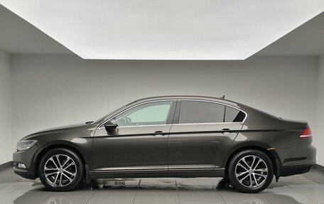 Volkswagen Passat B8 рестайлинг, 2017 год, 1 842 000 рублей, 6 фотография