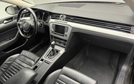 Volkswagen Passat B8 рестайлинг, 2017 год, 1 842 000 рублей, 21 фотография