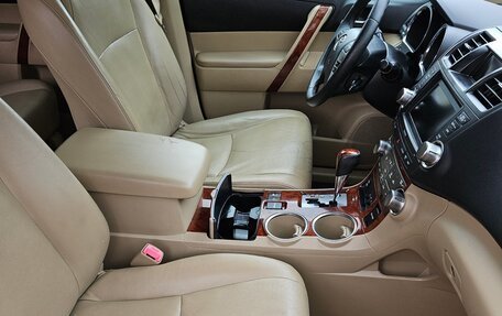 Toyota Highlander III, 2011 год, 2 100 000 рублей, 12 фотография