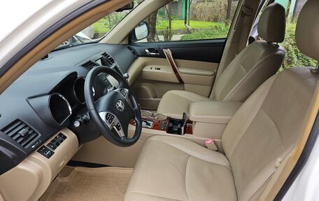 Toyota Highlander III, 2011 год, 2 100 000 рублей, 16 фотография